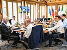Úastníci summitu G7 bhem jednání (27. ervna 2022)