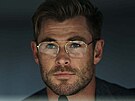 Chris Hemsworth jako vdec s neistými úmysly.