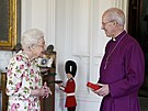 Královna Albta II. a arcibiskup z Canterbury Justin Welby (Windsor, 21....