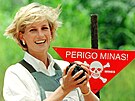 Princezna Diana na minovém poli v Angole (Huambo, 15. ledna 1997)