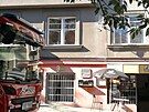V dom v Sobslavsk ulici v Praze zasahuj hasii a policist u vbuchu plynu...
