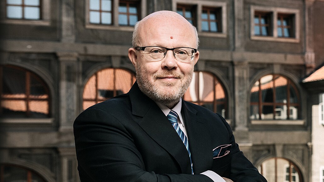 Válek chce povinné respirátory maximáln� na urgentním p�íjmu nemocnic. Jinde je...