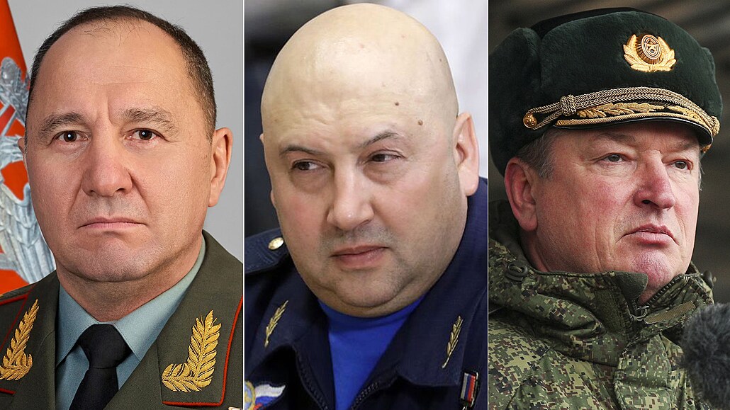 Vlevo námstek ministra obrany Gennadij idko, uprosted armádní generál Sergej...