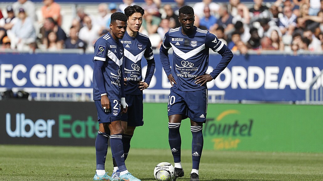 JSTE OSTUDA. Fandit týmu Girondins Bordeaux bylo pro p�íznivce poslední rok za...