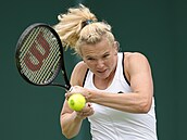 Kateřina Siniaková v prvním kole Wimbledonu proti Polce Maje Chwaliňské.