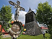 Zvonice u kostela svatého Václava v Horním Studenci stojí už tři staletí. Její...