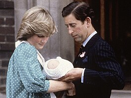 Princezna Diana, princ Charles a jejich prvorozený syn princ William (Londýn,...