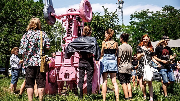 V Praze vznikl prvn� punkov� pomn�k p�i p��le�itosti 40 let p�soben� skupiny Visac� z�mek. (22. �ervna 2022)