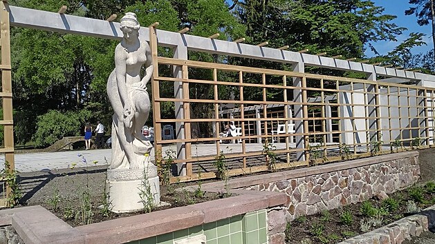 Do Kumpánovy zahrady se opět vrátila socha, která byla součástí původního prvorepublikového parku. V minulých letech stála v zahradě městského kina.