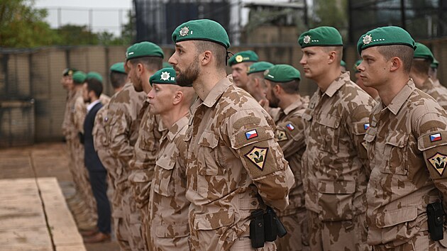 etí vojáci na velitelství unijní výcvikové mise v malijském Bamaku. (20....