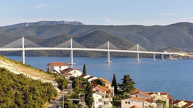 Nejzásadnější chorvatská stavba 21. století – most spojující pevninu s poloostrovem Pelješac