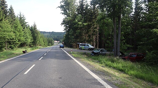 Při nehodě na kopci zvaném Šébr zemřel při nehodě dvou aut jeden z řidičů.