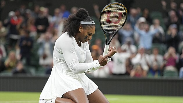 Američanka Serena Williamsová během prvního kola Wimbledonu.