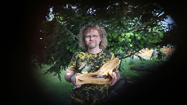 Tvary misek Ji��ho �perla jsou r�zn�, ob�as vzniknou z kousku v�tve, kter� byl ur�en na sp�len� v kamnech.