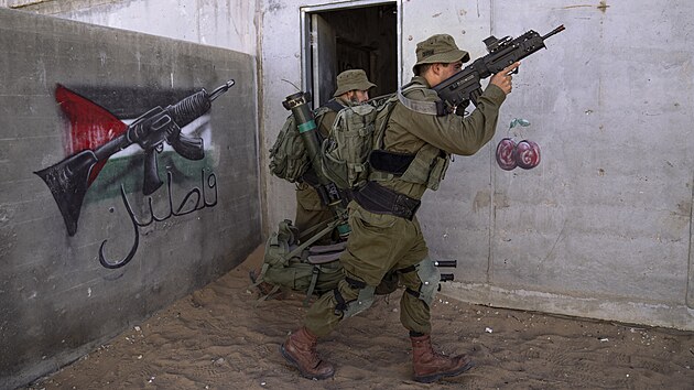 Vcvikov stedisko pro mstsk boj. Izraelt vojci mu kaj Minigaza. (22. ervna 2022)