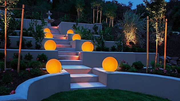 S osvětlením v zahradě lze vytvořit neuvěřitelnou atmosféru. Na zahradě vždy...