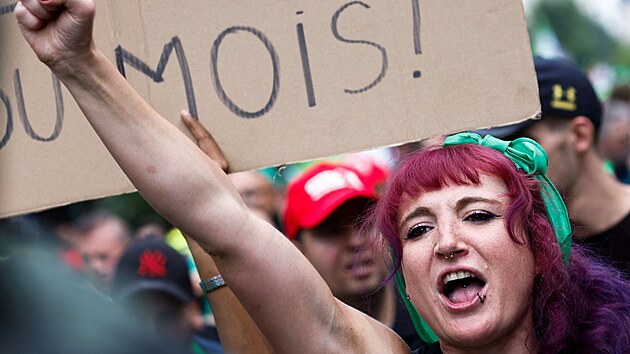 Bruselsk� leti�t� muselo zru�it v�echny lety (20. �ervna 2022)