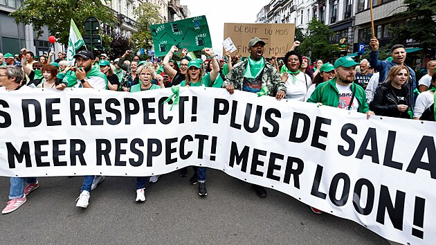 Bruselem pochodovalo přibližně 70 000 pracovníků (20. června 2022)