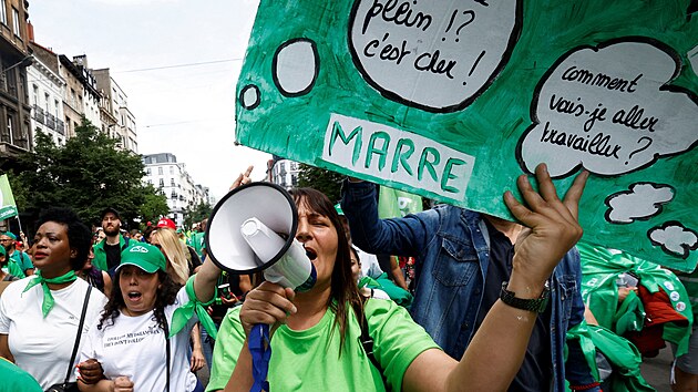 Bruselem pochodovalo p�ibli�n� 70 000 pracovn�k� (20. �ervna 2022)