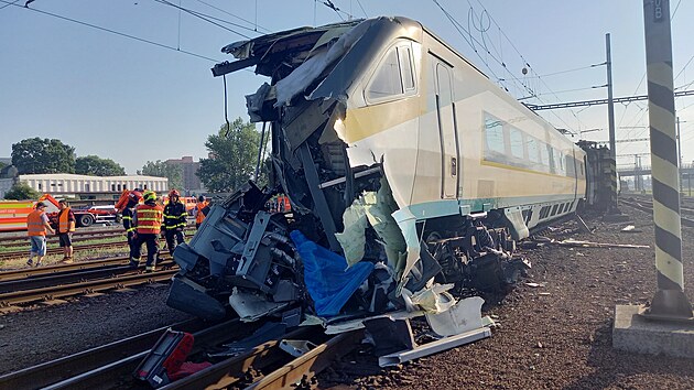 Pendolino se v Bohumn srazilo s posunovanm vlakem. Strojvedouc nepeil. (27. ervna 2022)