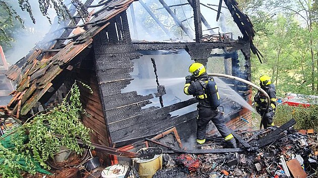 Požár chaty v Petrovicích.