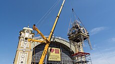 Snesení hodinové věže Průmyslového paláce pro následnou kompletní rekonstrukci....