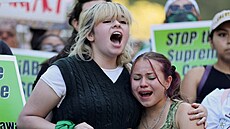 Demonstranti za práva na potrat protestují v Los Angeles. (27. ervna 2022)