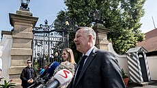 Prezident Miloš Zeman přijal odpoledne na zámku v Lánech kandidáta na ministra... | na serveru Lidovky.cz | aktuální zprávy