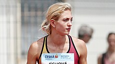 Nikoleta Jíchová ped závodem na 400 metr pekáek na mistrovství republiky v...