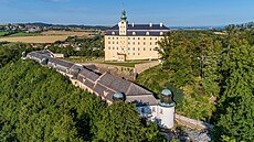 Barokní zámek Kravae na Opavsku dostal krajskou dotaci na výmnu zchátralých oken.