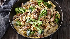 Fusilli s vep�ov�m masem a s�rovou om��kou