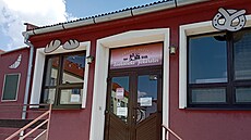 Dveře boskovické pekárny jsou od začátku června 2022 zavřené. Visí tam jen...
