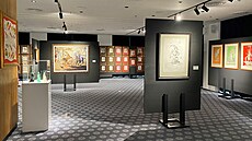 Galerie Desítka na stee Obchodního domu Zlín hostí výstavu Salvadora Dalího...