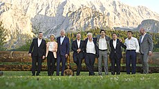 Účastníci summitu G7 v německých Alpách (26. června 2022)