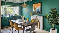 Syté barvy dominují celému interiéru.