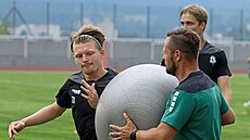 Šikovný záložník Pavel Šulc (vlevo) trénuje s fotbalisty Jablonce.