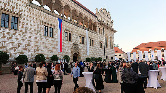 Jednání ministrů české vlády a unijních komisařů bude probíhat na zámku v...