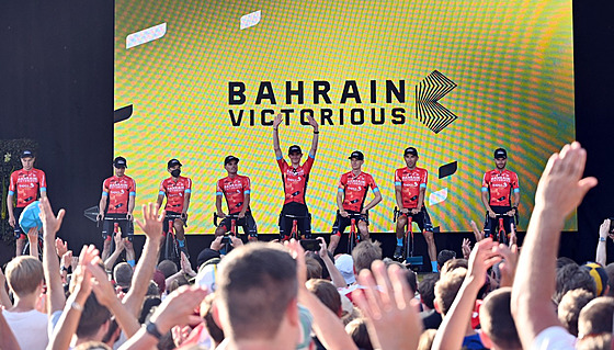 Tým Bahrain Victorious bhem prezentace tým Tour v Kodani.