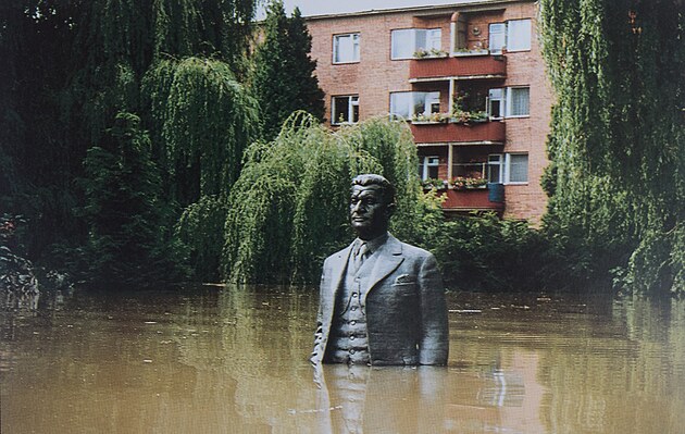 Repro fotografie z knihy Svdectví o potop 1997 Otrokovice. 