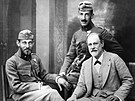 Psychoanalytik Sigmund Freud se syny Ernstem a Martinem
