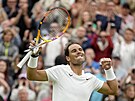 panlský tenista Rafael Nadal oslavuje postup do tetího kola Wimbledonu.
