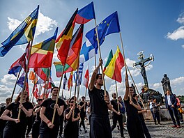 lenské státy se v pedsednictví Rady EU stídají kadých est msíc. (30....