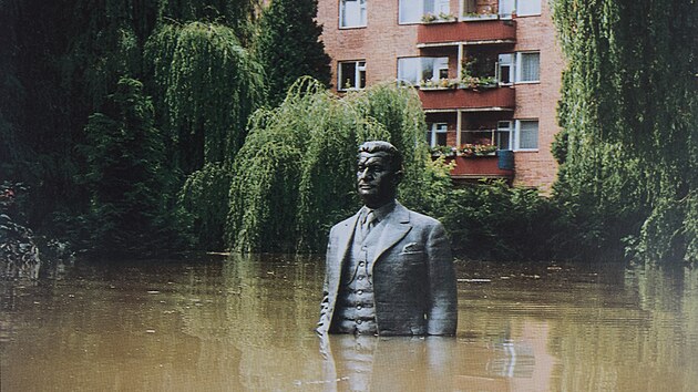 Repro fotografie z knihy Svdectv o potop 1997 Otrokovice. 