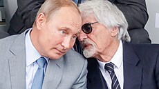 Bernie Ecclestone hovoří k ruskému prezidentovi Vladimiru Putinovi na Velké...