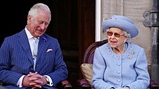 Princ Charles a královna Alžběta II. (Edinburgh, 30. června 2022) | na serveru Lidovky.cz | aktuální zprávy