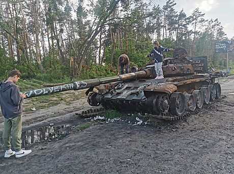 Poslední tank Ruský obrnnec, který dojel ze vech nejblíe ke Kyjevu, stojí...