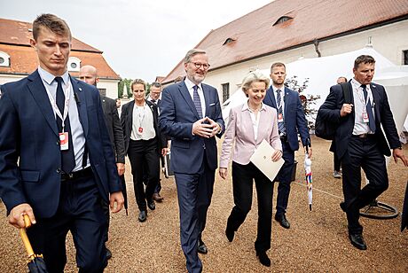 Premiér Petr Fiala spolu s pedsedkyní Evropské komise Ursulou von der...