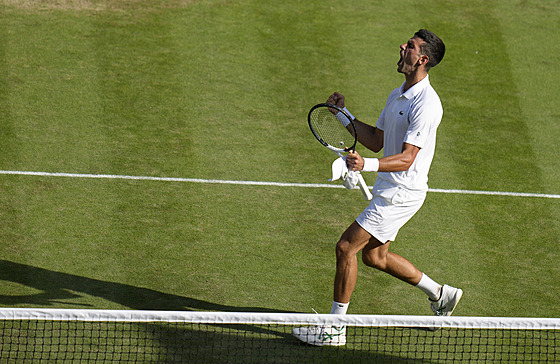 Novak Djokovi v semifinále Wimbledonu.