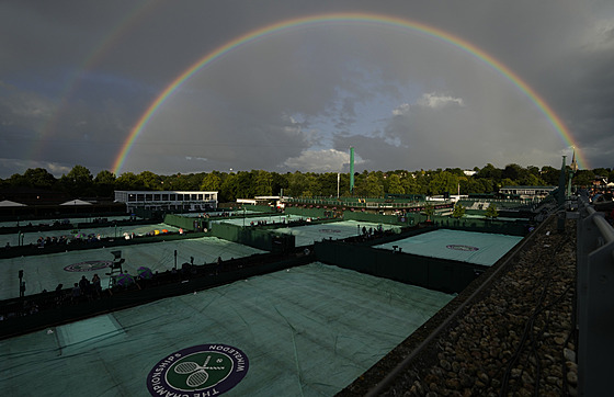 Duha nad wimbledonskými kurty