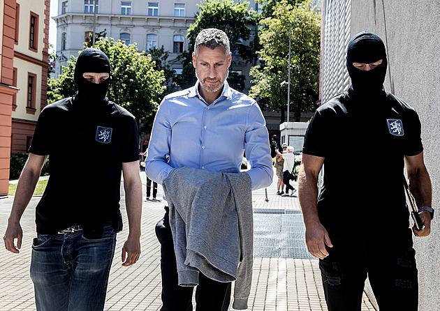 Soud v Plzni zrušil omezení svéprávnosti Redlovi z korupční kauzy Dozimetr